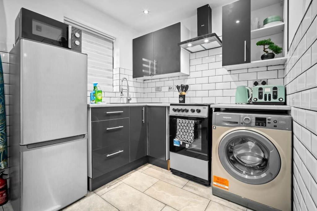 Emerald - Luxury Cosy Apartment Birmingham